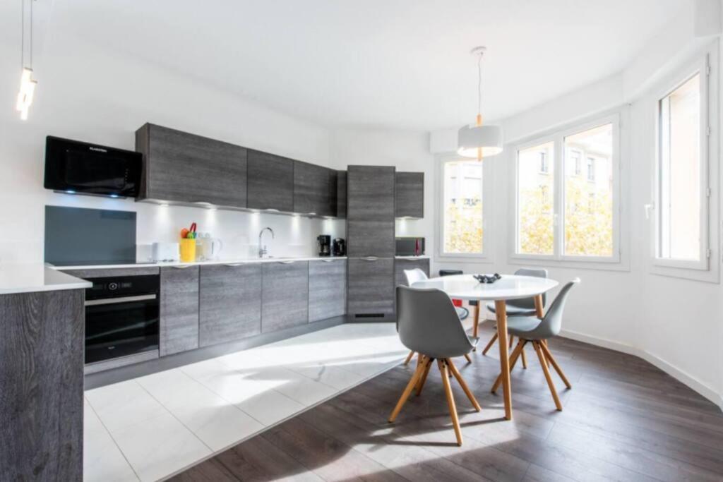 Apartment Le Madrid Avec Balcon Proche Croisette Plages Et Palais Des Festivals Cannes